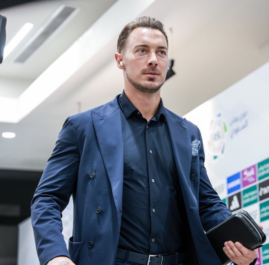 TechBreeze72255's tweet photo. 🚨🇸🇦 BREAKING: Al Ahli manager Matthias Jaissle has signed a new two-year deal at the club! ✍️

The agreement also includes an option to extend until June 2028. 📈

Stability and ambition! 💚🤍 #AlAhli #Jaissle #SaudiProLeague #SPL #RoshnSaudiLeague #Football #ManagerNews https://t.co/YWa4mvnXyy