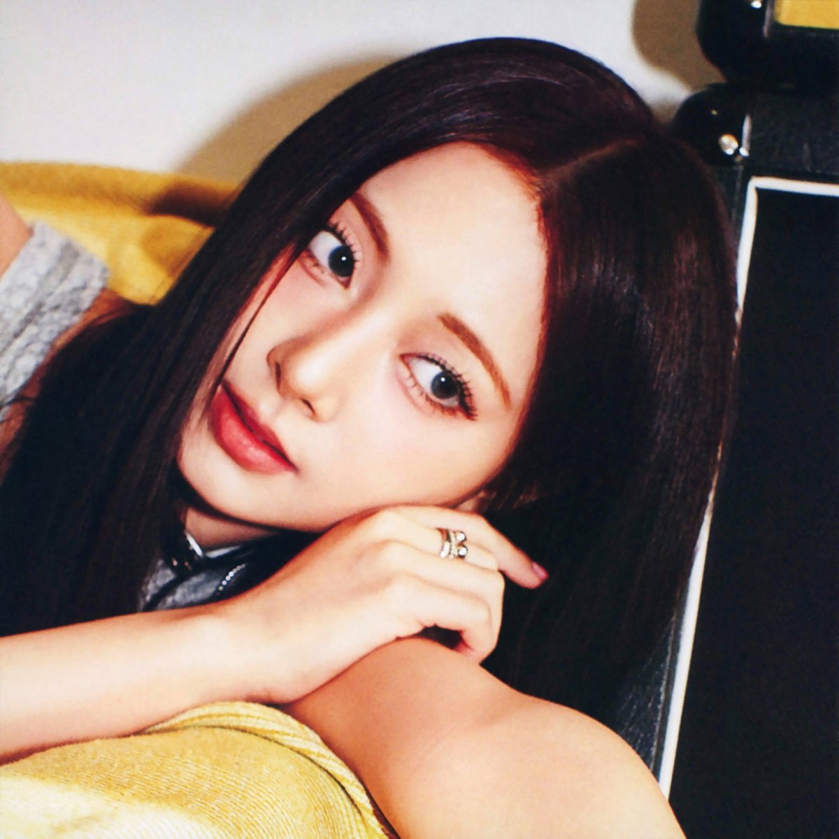 SCAN] TWICE JAPAN 6th ALBUM ENEMY ver.TZUYU booklet Tzuyu (page 2