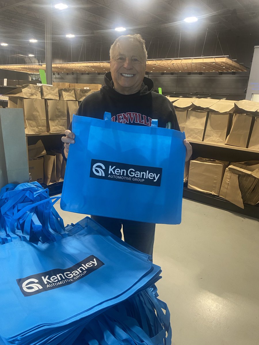 Mark Munch Bishop (@munchcleveland) on Twitter photo Looking forward to seeing you, meeting you and greeting you Noon-3p at the <a href="/CleFoodBank/">Greater Cleveland Food Bank</a> Market on Waterloo! Honored to load your groceries in your vehicle! #WeFeedTheCLE! Looking forward to seeing you, meeting you and greeting you Noon-3p at the <a href="/CleFoodBank/">Greater Cleveland Food Bank</a> Market on Waterloo! Honored to load your groceries in your vehicle! #WeFeedTheCLE!