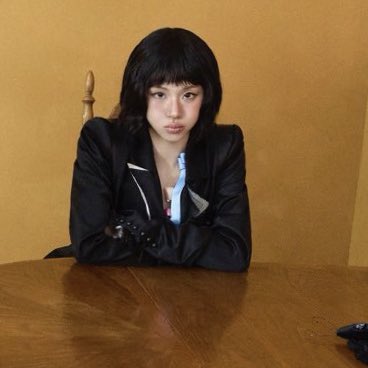 엄마가 앞머리너무짧게 짤라서 크게는 아니고 쪼꿈 반항하는 얼굴가틈 ㅋㅋ

    ╭ ◜◝ ͡ ◜◝ ͡  ◜◝ ╮
        나도 내 스타일이 
                있눈뎅 ..
     ╰ ◟◞ ͜  ◟ ͜   ◟◞ ╯
                        O
                            °.