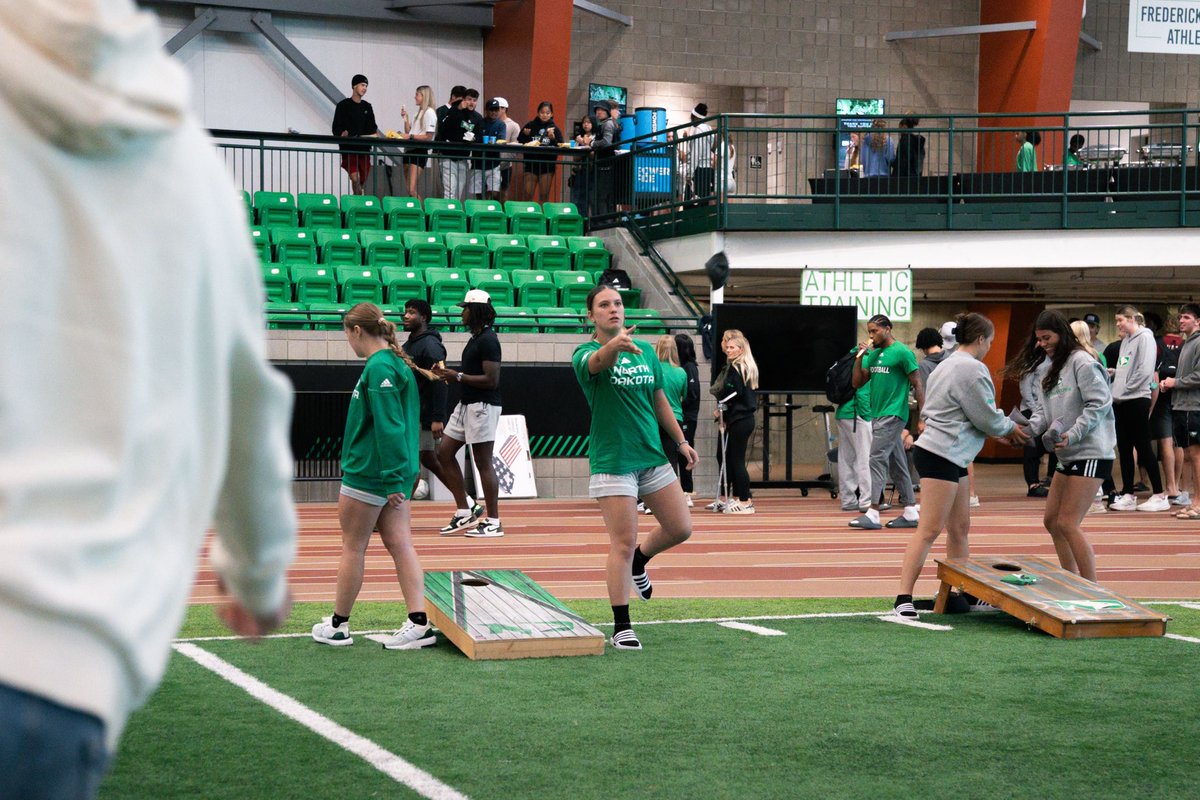 Had fun at the Welcome Back BBQ last night!

#UNDproud | #LGH
