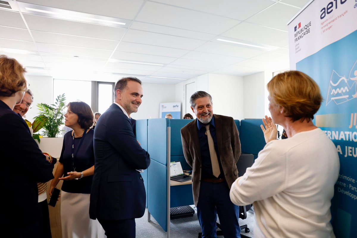 LaurentSMartin's tweet image. L’Agence pour l&apos;enseignement français à l&apos;étranger #AEFE, c’est 600 établissements, près de 400 000 élèves dont 120 000 Français.

Depuis son nouveau siège à Saint-Ouen, elle doit relever de nouveaux défis pour pérenniser son modèle économique et conjuguer rayonnement éducatif,…