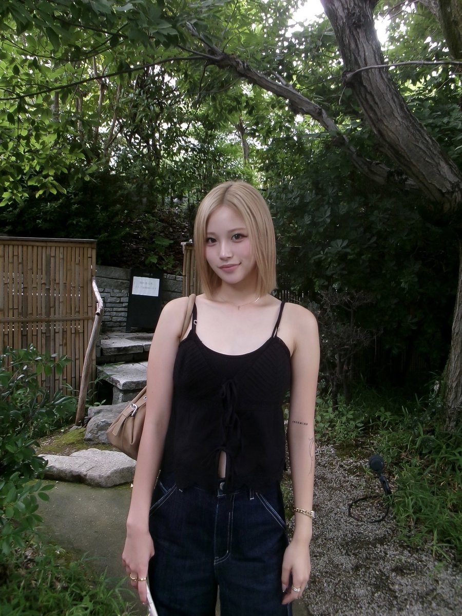 erina tweet media