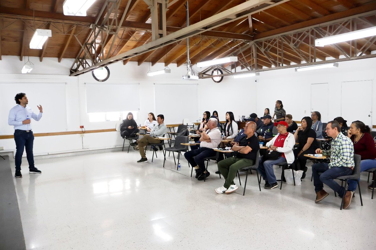 HospitalSVP's tweet photo. El COPACO (Comité de Participación Comunitaria en Salud) es un escenario de diálogo con la comunidad, que busca fortalecer la participación ciudadana en las decisiones que impactan la salud y el bienestar de todos. https://t.co/kKLepObokD