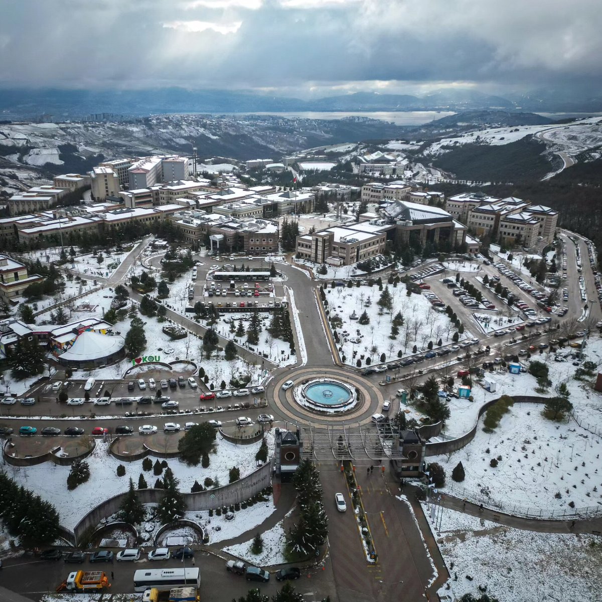 Kocaeli Üniversitesi'ni kazanmış olan öğrencilere Umuttepe'deki iklim şartlarından kısaca bahsetmek isteriz,