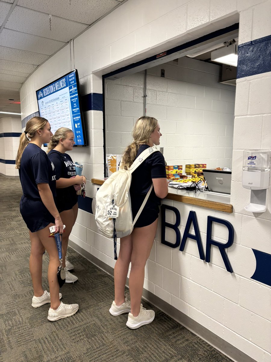 After team lift, our athletes recover with protein shakes followed with some healthy snacks provided by @mountfuel at the Fuel Station to stay strong and ready to perform! 💙🥎🏔️
