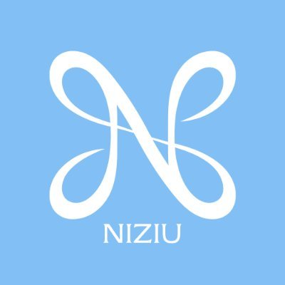 蝶が羽ばたくようにも見える新ロゴ🦋
これが正式に新しいロゴになるのかな？🤔

Paradise・YOAKEといい、何気に蝶と縁がありそうなNiziUちゃん
形的にも点対称でしっくりきてる✨

#NiziU  #니쥬
#NiziU_NewEmotion #NiziU_ෆEmotion