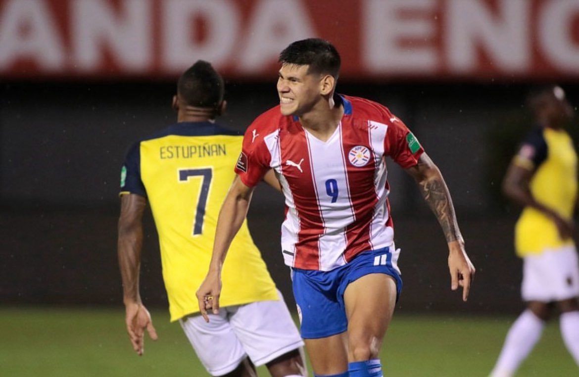 Mañana regresa el 4to grande de Sudamérica y es un buen momento para repasar el historial entre Paraguay y Ecuador en Eliminatorias, Copa América y otros encuentros: 🇵🇾x🇪🇨

Eliminatorias, 19 partidos disputados:  
 Paraguay: 9 victorias  ✅
 Ecuador: 7 victorias 
 Empates: 3 🟰