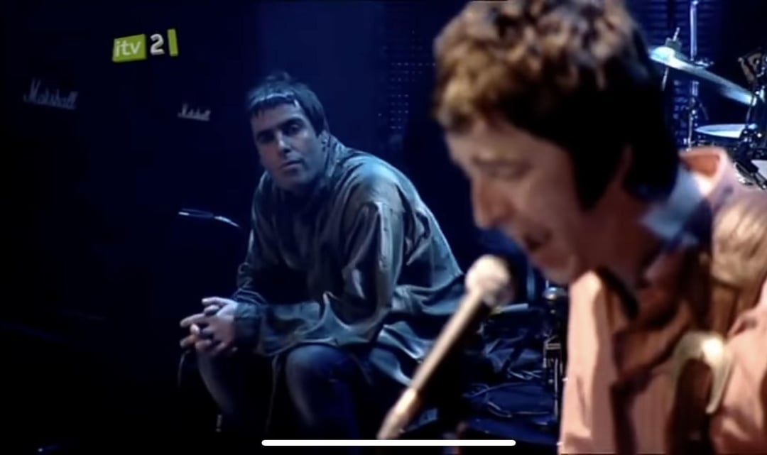 Arianwyn7's tweet photo. @OasisArchives @oasis All wounds are healed. https://t.co/jXAELOY7Nq
