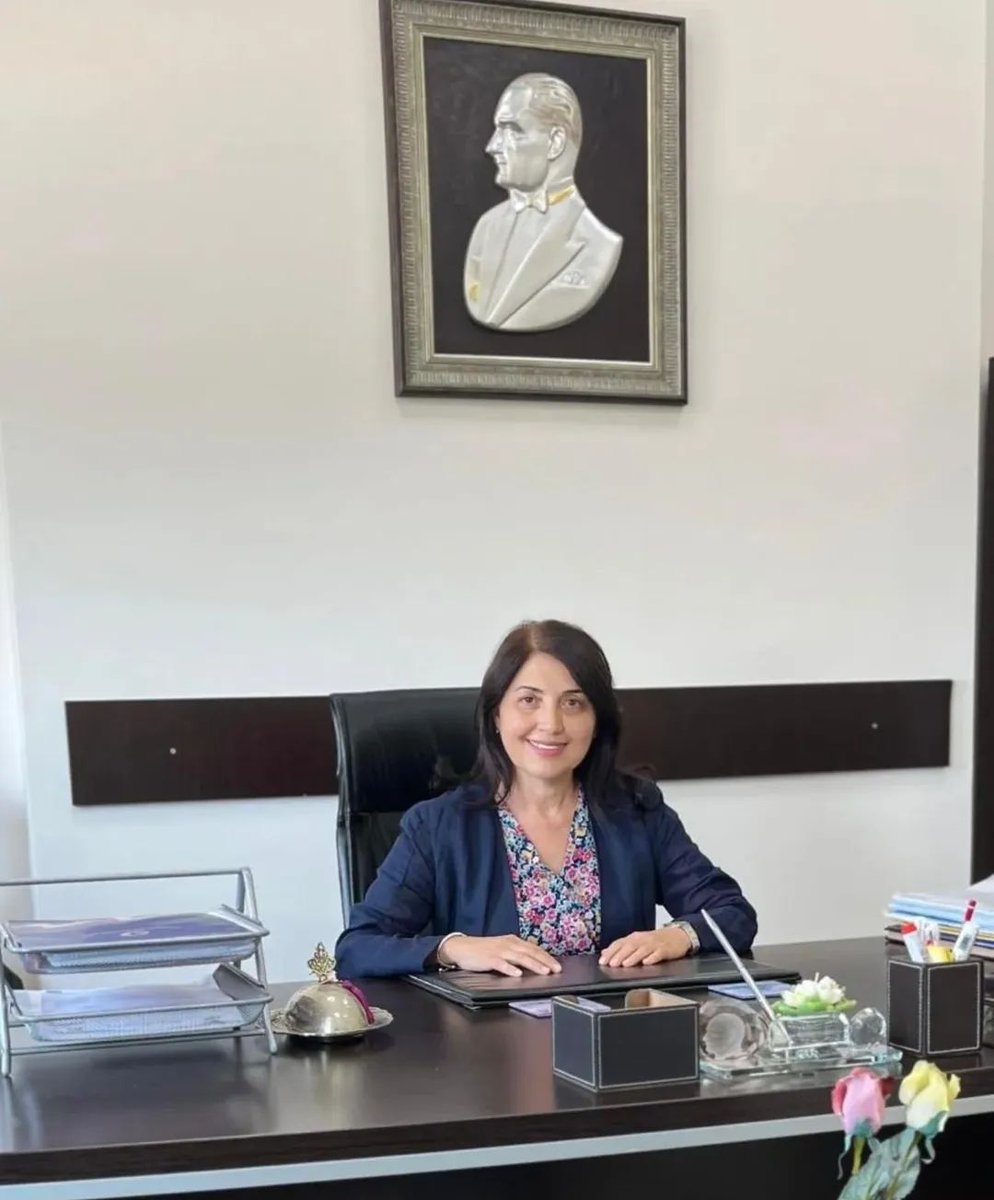 2025-2026 Eğitim-Öğretim Yılı eğitim dünyamıza hayırlı olsun. Mesleğini severek ve özveri ile yapan öğretmenlerimiz ve akademisyenlerimiz, sevgili öğrencilerimiz, velilerimiz ve tüm eğitimciler için sağlıklı, mutlu ve başarılı ve bir yıl olmasını diliyorum.