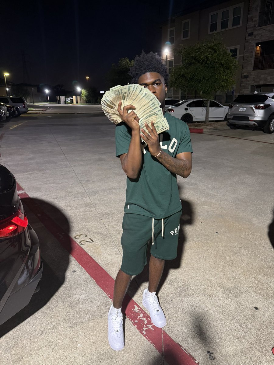 1bankrollbaby_'s tweet image. You make that bed nigga sleep in it don’t tell nun make em work work work like rhianna in ha prime