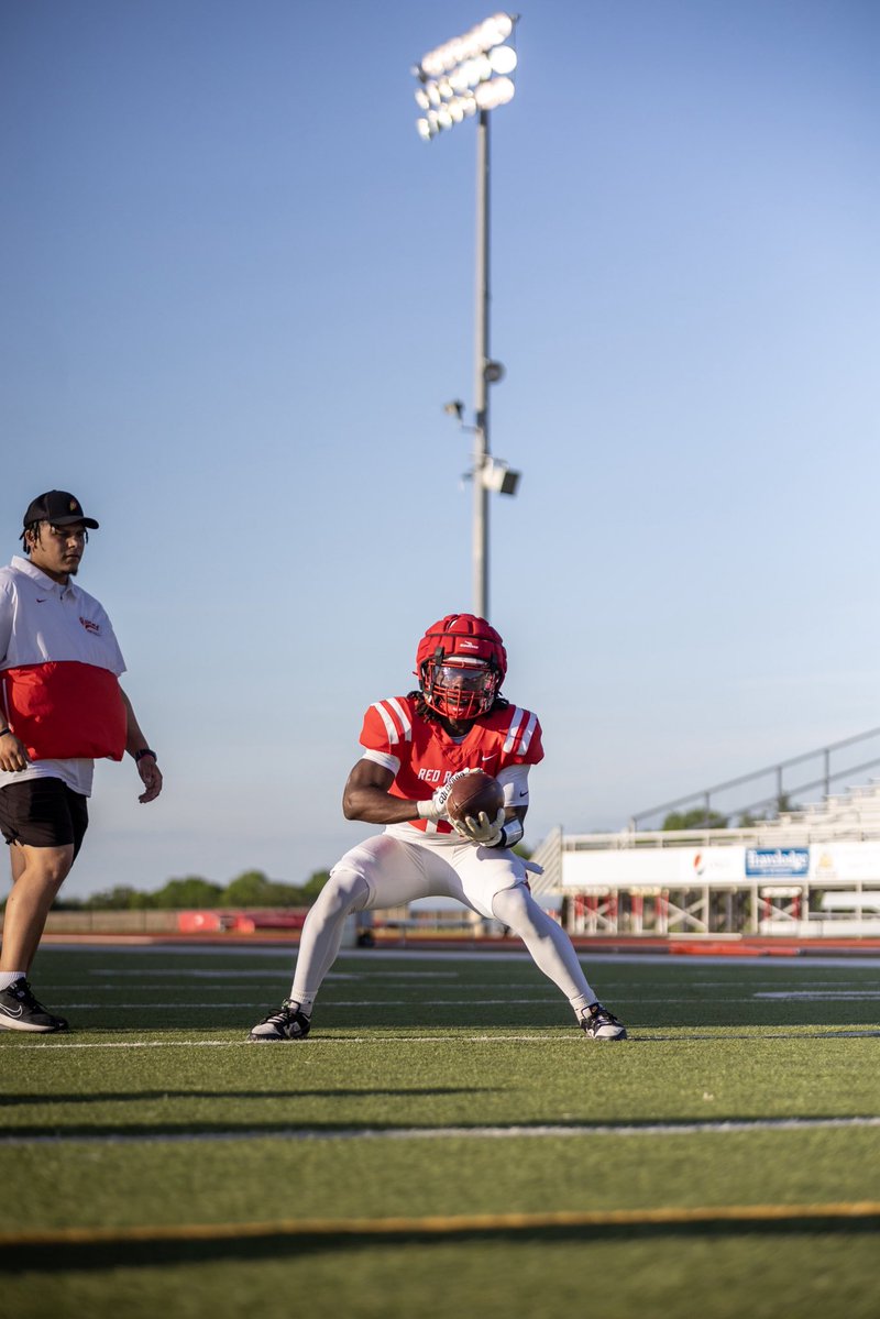 CJ Williams (@iamthtkidjay) on Twitter photo Season opener this Saturday with <a href="/Red_Raven_FB/">Coffeyville Football</a> 🐦⬛
Full qualifier, December Grad ‼️ Season opener this Saturday with <a href="/Red_Raven_FB/">Coffeyville Football</a> 🐦⬛
Full qualifier, December Grad ‼️