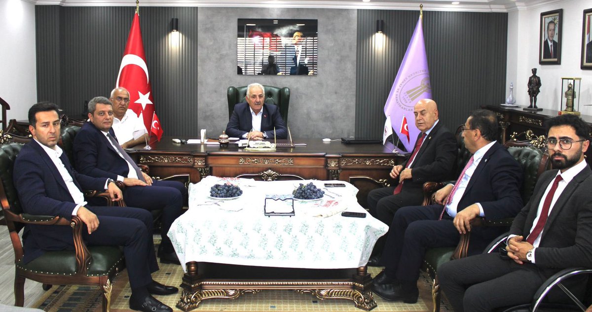 Genel Başkan Yardımcımız ve İstanbul Milletvekilimiz Ersin Beyaz, İstanbul Milletvekilimiz Cihan Paçacı, Genel İdare Kurulu Üyemiz Orkun Kanber ve İl Başkanımız Ümit Özker ile birlikte; dördüncü ve son durağımız Erzincan Esnaf ve Sanatkârlar Odaları Birliği oldu.

Birliğimizin