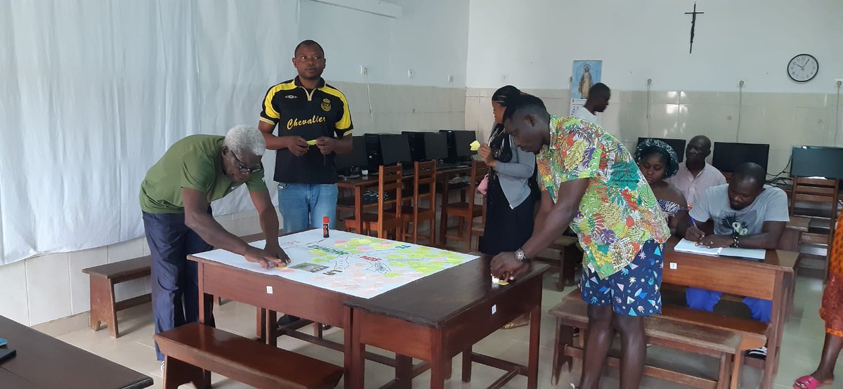 LaMilagrosaMok1's tweet image. Preparando el nuevo curso escolar con el lema: "Cuidar es amar. Cada gesto cuenta". @HijasCaridadEN
@HijasCaridadEE @EVHijasCaridadE @trilemaedu @red_eqap