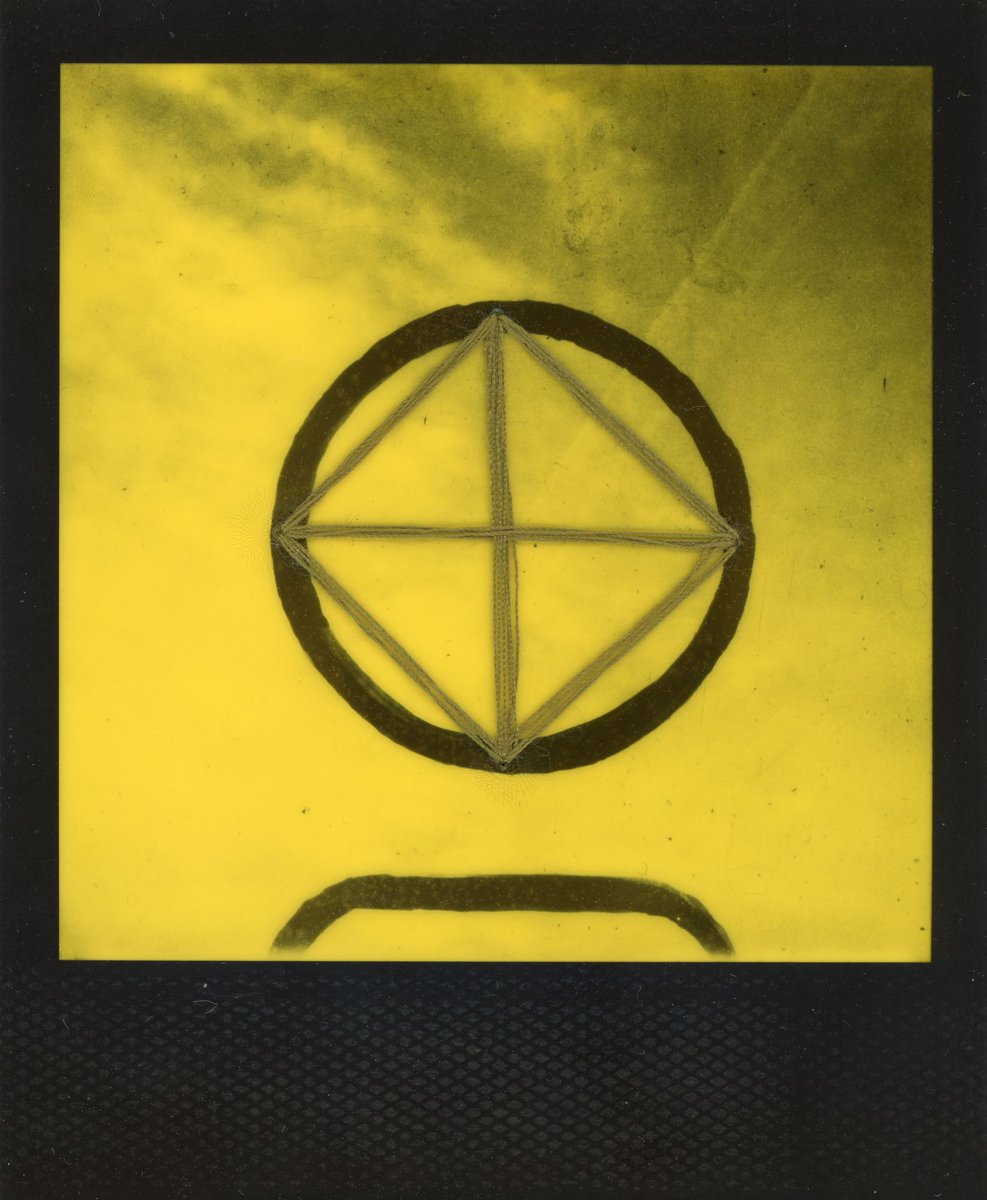 TEMPEPORARY 
A long experiment about <a href="/opepenedition/">◶◶*</a>

Waiting for Phase II, in the meantime...

Phase I  
Edition Size 4 "Cloud Threads "
#2

Digital scanned Polaroid, no postproduction applied. 
In the last post, the link to the complete guide 

A thread 🧵