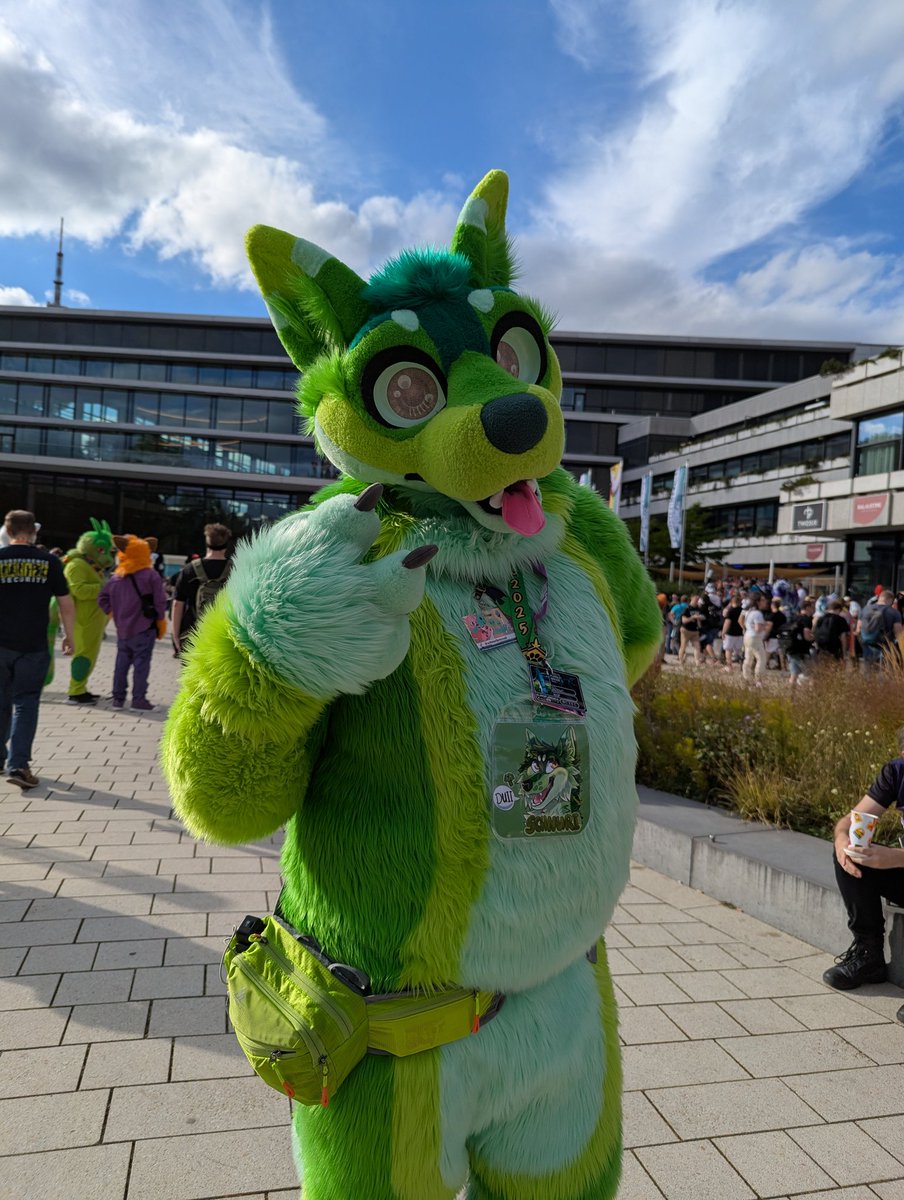 Just met the lovely <a href="/SchnuriBroccoli/">Schnuri</a> at EF. The only thing I can say is DUI!