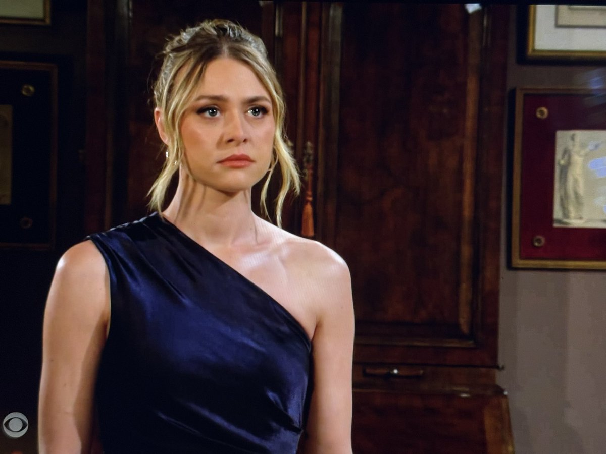 News_Dr252's tweet image. The more he speaks, the worse it gets. You can hear the wind whistling between his ears because there is absolutely nothing between them. 😒 Kyle, you are clinically dumb… #YR