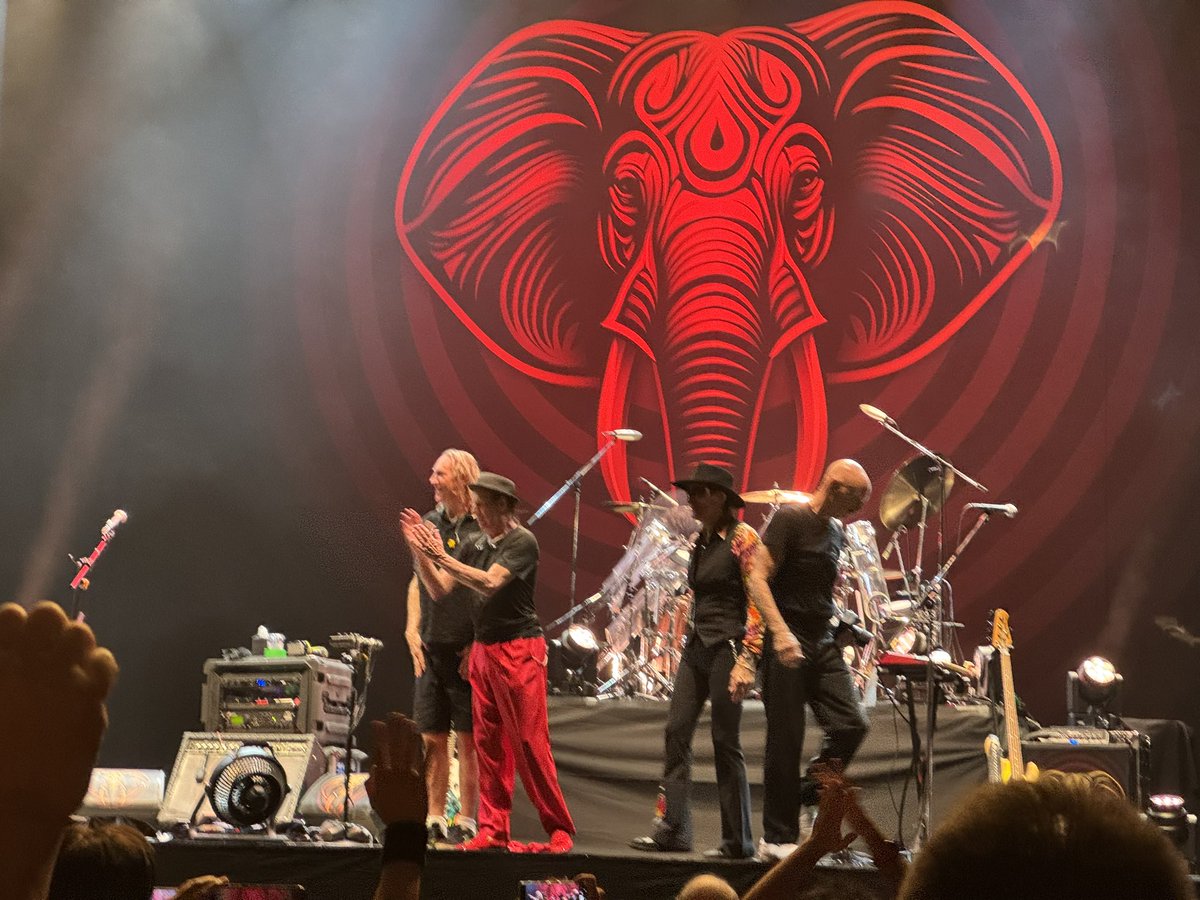 akin1969's tweet photo. BEATtour参戦。
#BEAT
#KingCrimson
#SteveVai https://t.co/aYvbGM9ODY