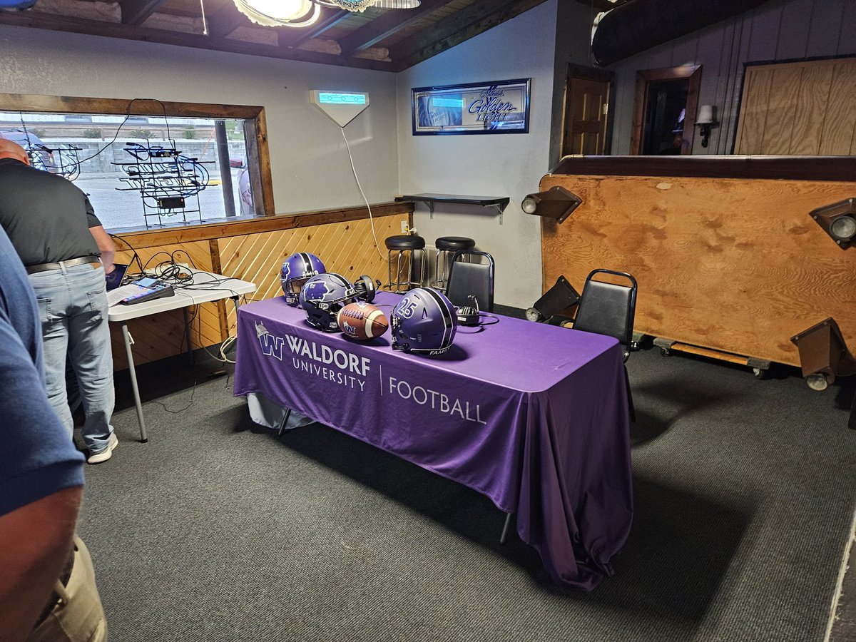 Join us at Shooterz tonight at 7pm for Warriors Live. 

Host Troy Thompson, Coach Chapa and players will recap Northwestern and look ahead to the home opener (Community Night) vs Mount Marty. 

If you can't make it, we will livestream via Gridiron Club Facebook and here on X.