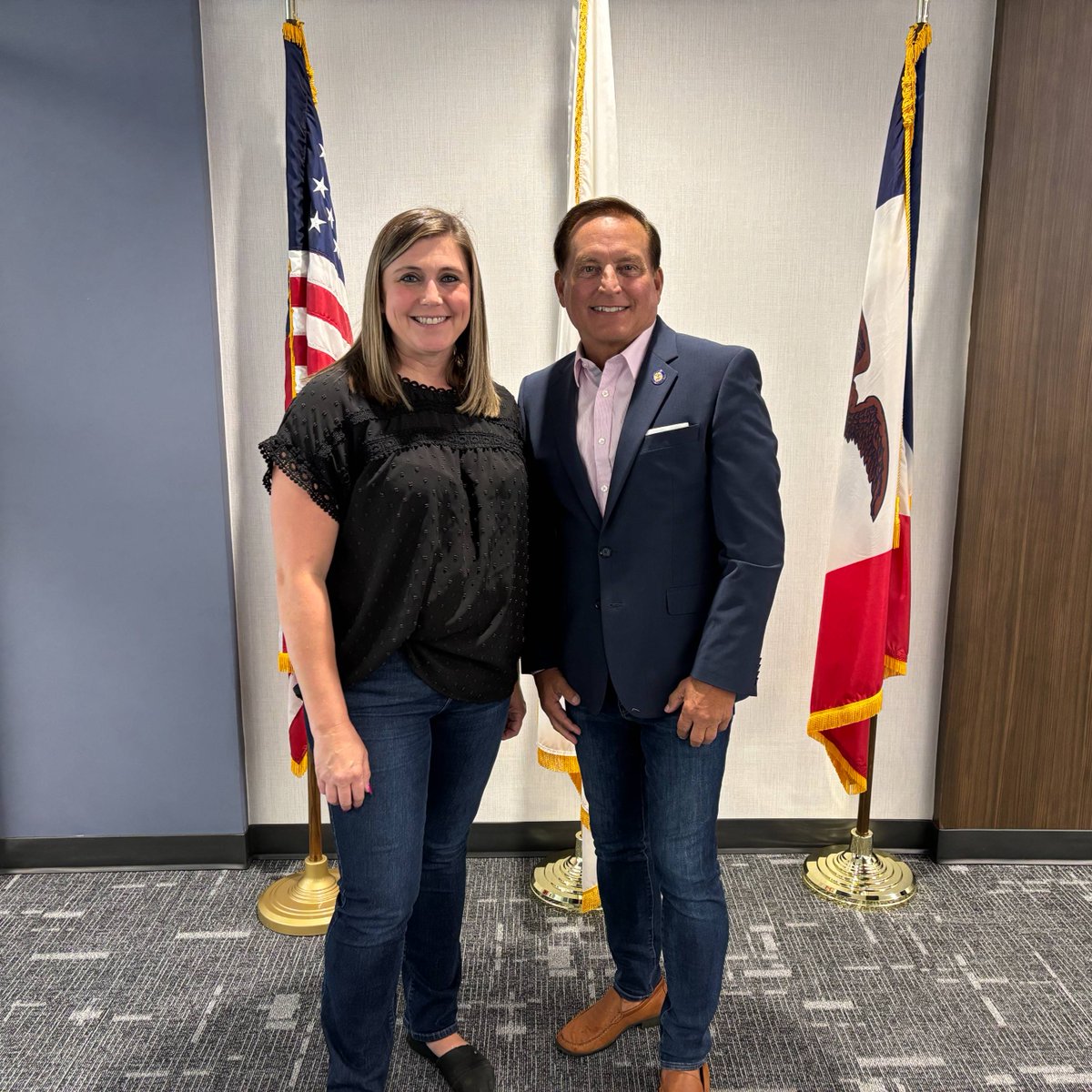 IowaSOS's tweet image. The #RedSandProject in Polk City reminds us of those lost to human trafficking. Last week, we joined Chains Interrupted to discuss how we can all help.
 
Iowa businesses can take action through #IBAT. Learn more: ibat.iowa.gov #EndHumanTrafficking #PolkCity