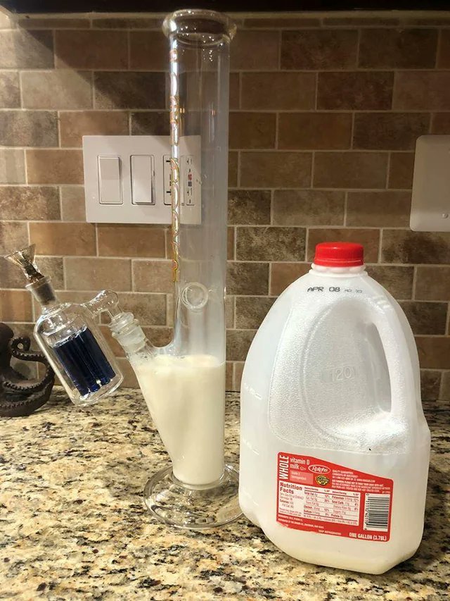 Faxe_machine's tweet image. I got it one day early and I don't see what all the hype is about quite frankly