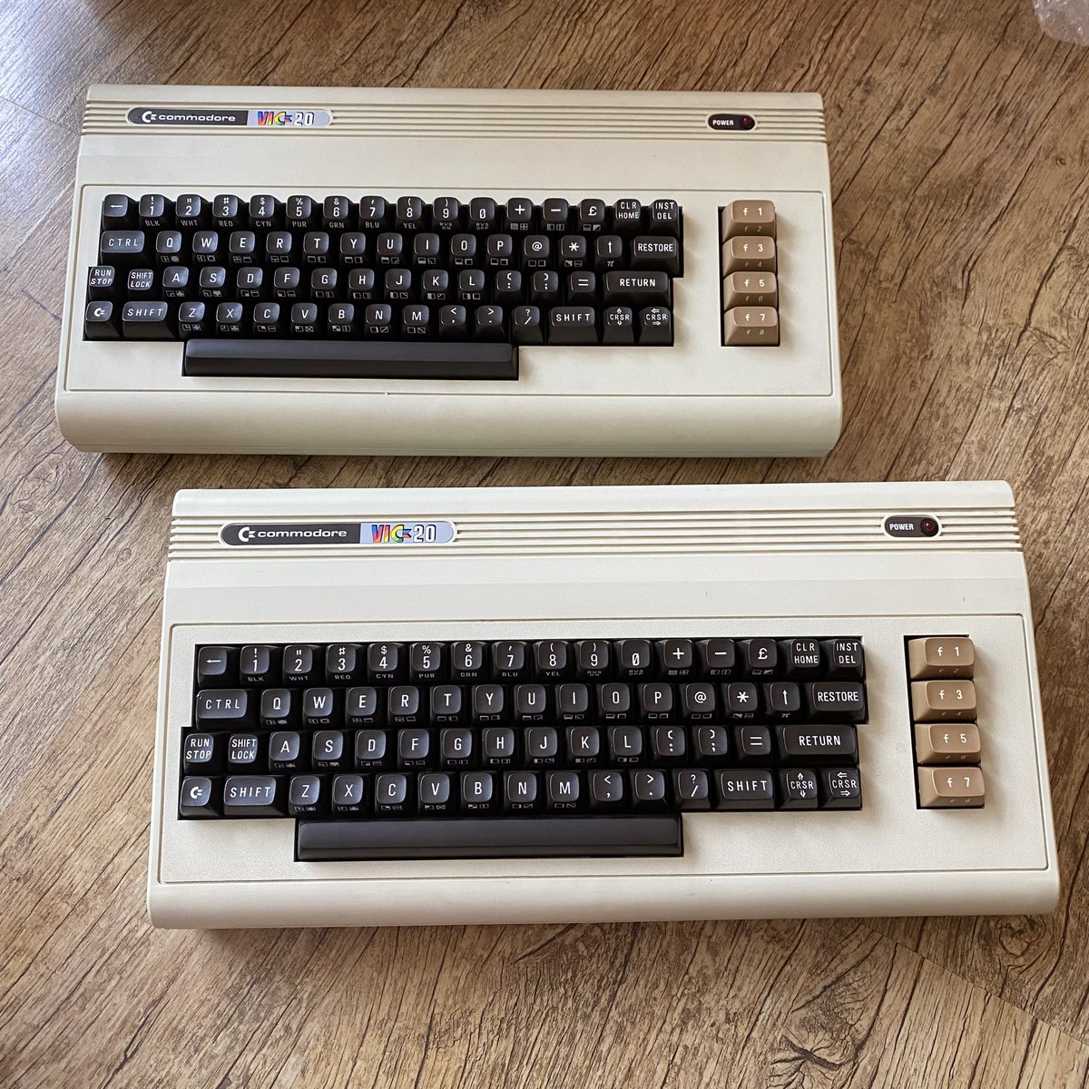 retroguybry's tweet image. Just opened a big box of VIC-20 stuff! #Commodore #VIC20 #RetroComputing