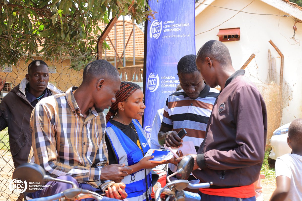 ClearConcept256's tweet photo. Our teams on ground in BUSIA sensitizing communities, centers &amp; towns about Digital Safety.

#DigitalSafetyYourPriority #StaySafe https://t.co/x3tYMF7d1I