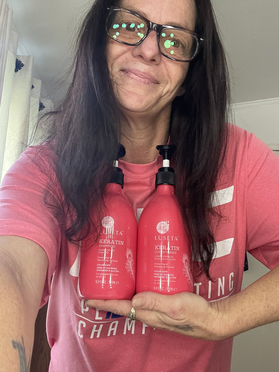 StephanieMBond's tweet image. Thank you @influenster for my #free product by @lusetabeauty to try &amp;amp; review. I received Luseta Beauty “Keratin Series” Shampoo &amp;amp; Conditioner ! I LOVE IT!  Want #freeproducts Join ⬇️
influenster.com/r/7100693

#influenster #lusetabeauty #haircare #keratin
