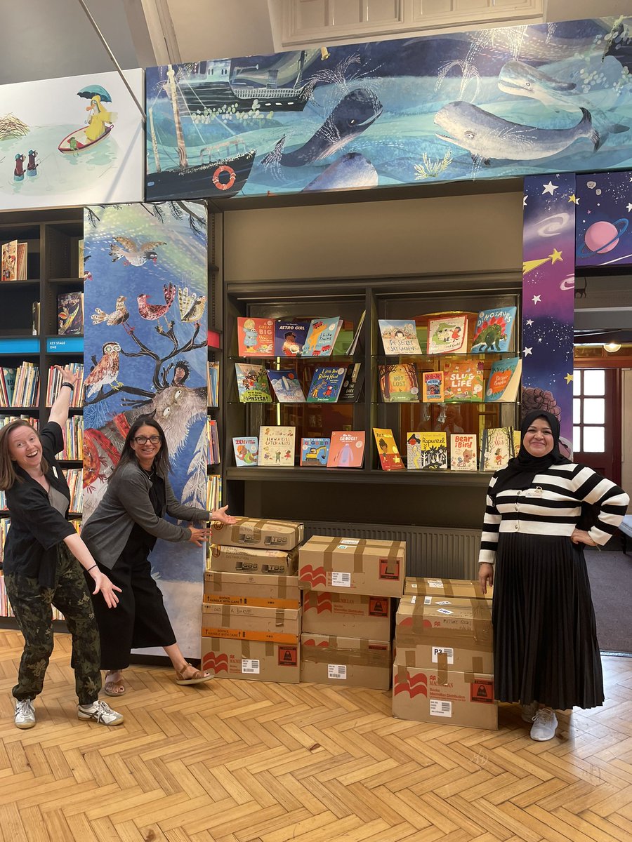 LetterboxLib's tweet photo. 🚙Yesterday was a day for delivering #PowerOfReading books, in quantity (and in person) to Team @clpe1

🤓PoR is a complete books-based approach to improving literacy in schools. 
🥳Letterbox Library is 1 of the PoRbook suppliers.
😃These are the smiles we left behind:
⬇️⬇️⬇️⬇️⬇️ https://t.co/V1OTN5lMVp