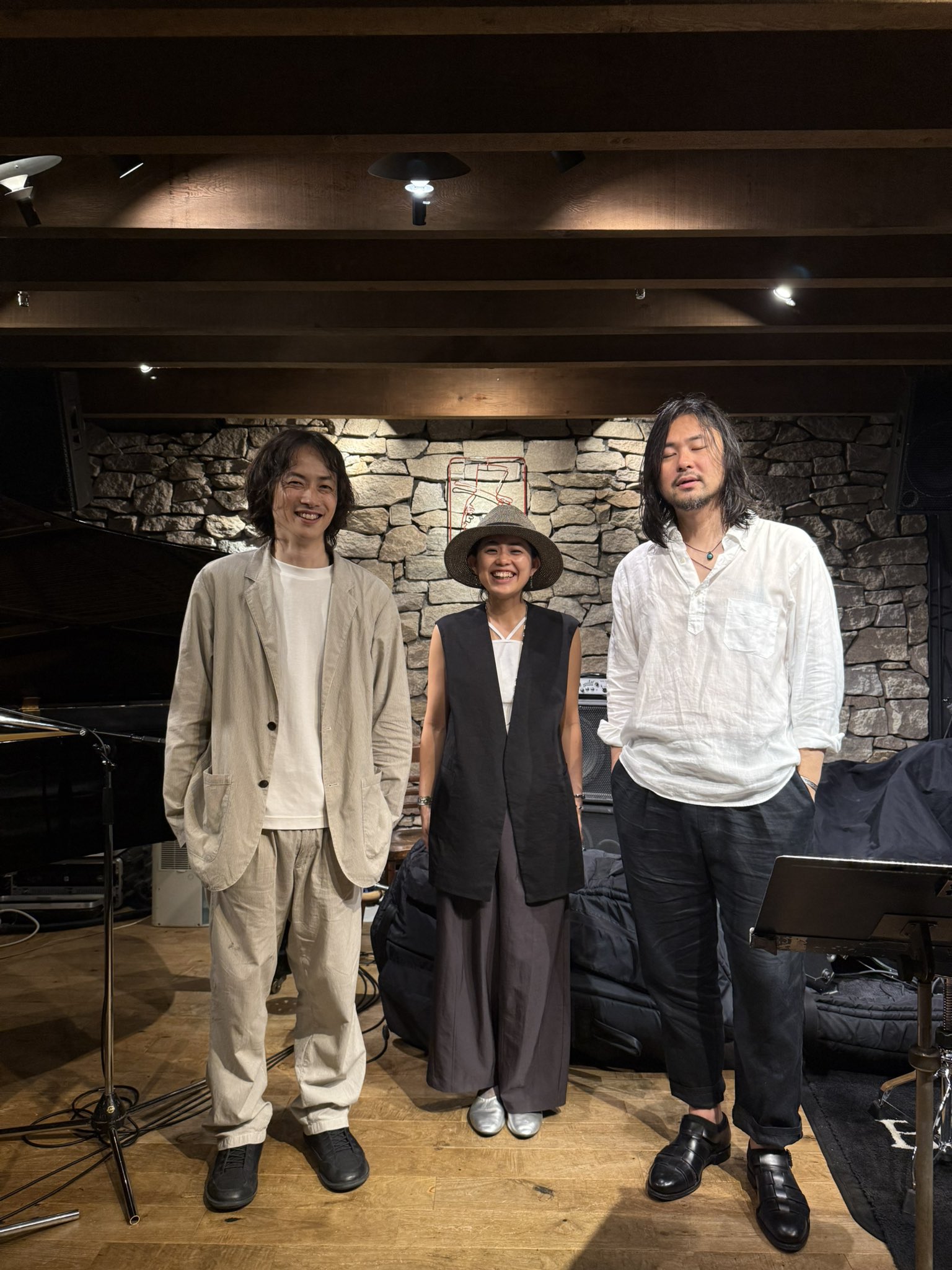 タレント・お笑い芸人 mai ZX- プロフィール｜吉本興業株式会社