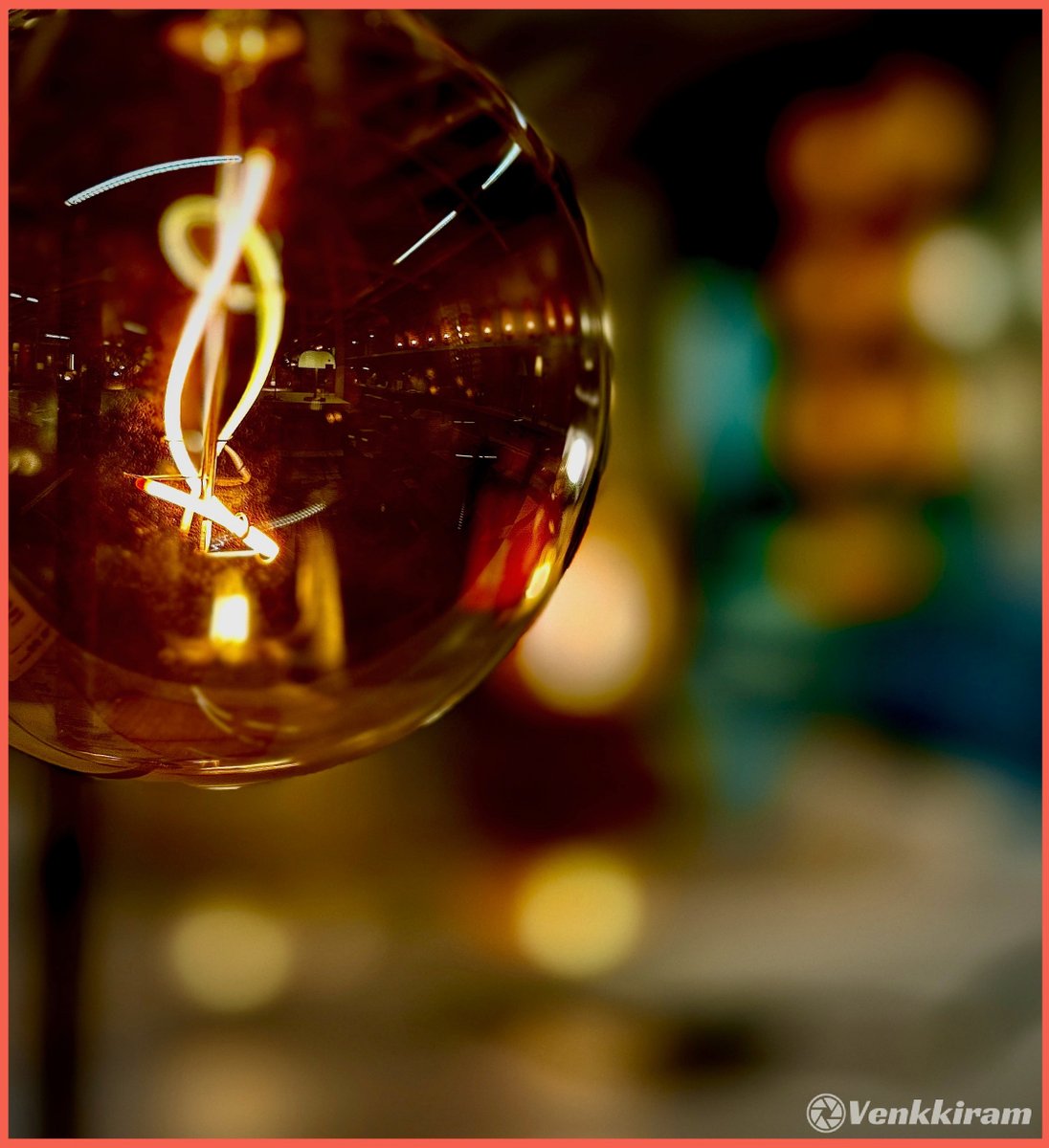 venkkiram's tweet image. QP/share whatever you like for  #WhateverWednesday 

Mine, 👇

ஒளியின் கதை, கண்ணாடிக்குள் எழுதப்பட்ட கவிதை.

#venkkiclicks #LightArt #GlowAndShadows #FilamentMagic #ArtOfLight #MoodyTones #BokehLove #VisualPoetry #LensMagic