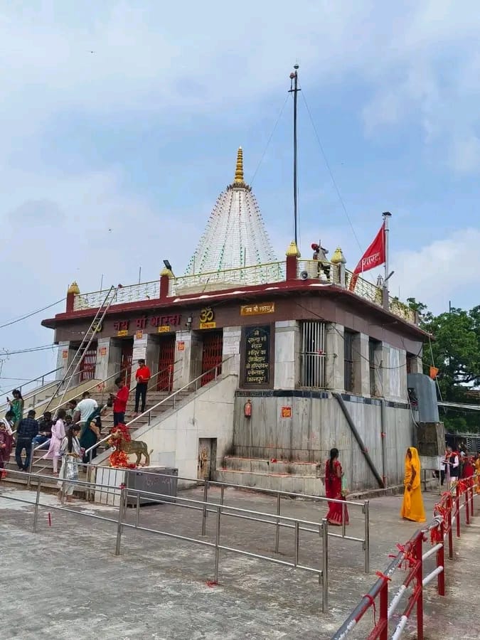 मां शारदा माता मैहर 
भक्तों की हर मुराद होती पूरी 
आज भी सुबह 3 बजे आला ऊदल पूजा करते 
साक्षात् विराजी माता रानी 
जय माता दी 🚩 🚩 🚩 
<a href="/035PPRS/">Prateek Pattnaik🇮🇳</a> @DhanrajDaga1 <a href="/Arunk750/">अरुण कुमार सिंह</a> <a href="/ABdeVilliers17/">AB de Villiers</a> <a href="/urstrulyMahesh/">Mahesh Babu</a> <a href="/BarackObama/">Barack Obama</a> <a href="/RATNASONI10/">RATNA SONI</a> <a href="/klrahul/">K L Rahul</a> <a href="/udaykotak/">Uday Kotak</a> <a href="/DineshKarthik/">DK</a>