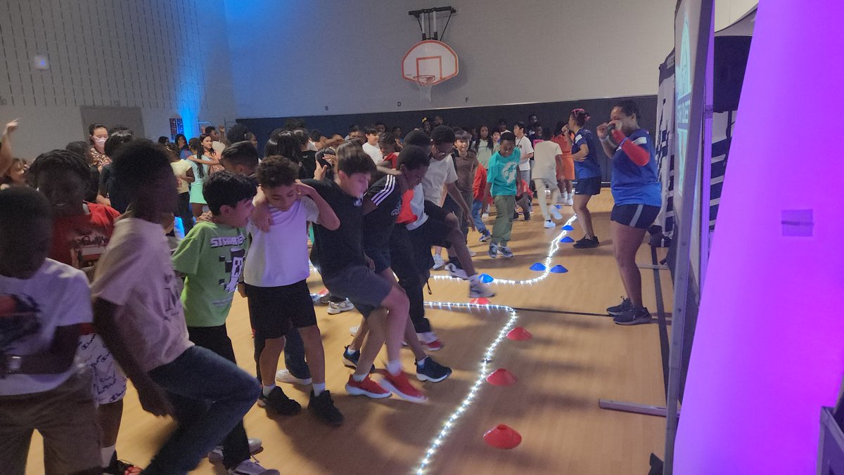 JSES_Stallions's tweet image. Our @JSES_Stallions Boosterthon #DanceFit party is happening now! 🎶🎊🎶 #FunTimes #SchoolFundraiser 💰MyBooster.com