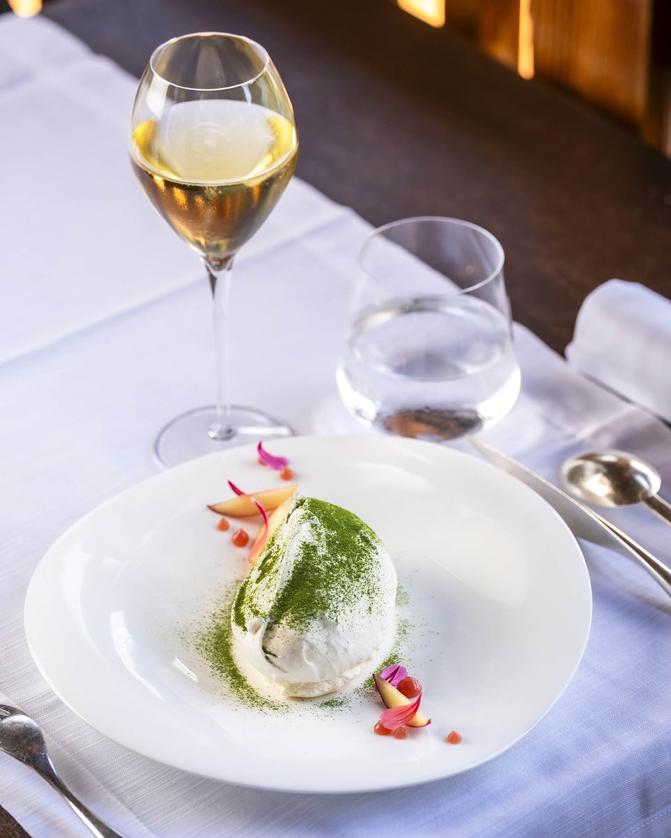 At Brasserie Benjamin, indulge in Chef Jonathan Chapuy’s delicate Pavlova, peach marmelade and sorbet with a crispy meringue, a pure gourmet pleasure in every bite.

<a href="/jonathan/">jonathan</a>.chapuy