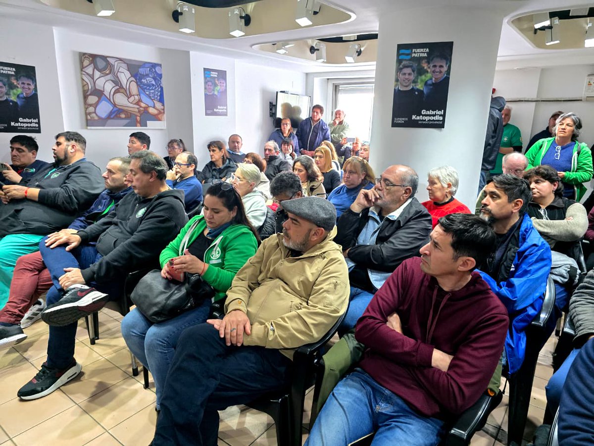 #VicenteLópez #FuerzaPatria

✌🏽 En la sede de ATE zona norte, realizamos un encuentro con la militancia, junto a la candidata a concejala <a href="/MarceCortiellas/">Marcela Cortiellas 💚</a>.

🗳️ No tengo dudas, que este #7sep y #26Oct vamos a derrotar el ajuste, la entrega y el saqueo del gobierno de Miley.