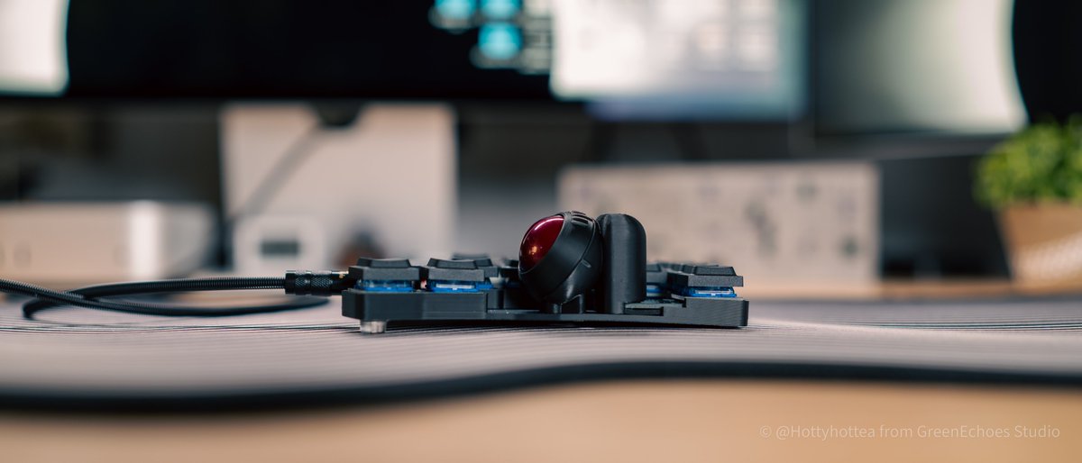 #本日のセットアップ #s5ii
#Atomoph Sigma 35mm f1.4 dg dn Art

Keyboard: #Keyball-LP modified by
<a href="/kazu_dob/">Kz</a>
Switch:Kailh Deep Sea Silent MINI ChocV2 Islet
Keycaps:Jezail Funder LAK
Wristrest:おやすみ

Keyball39-LPでスタート。
キーキャップを模様替えしました。