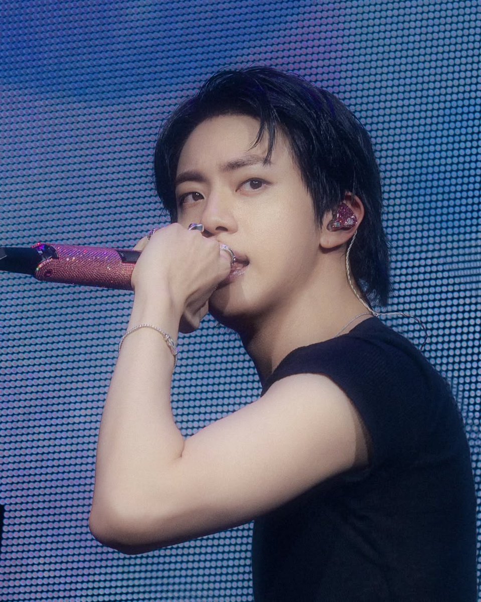 arvenarmy97's tweet image. Let&apos;s trend higher!

JIN JIN JIN
WE LOVE YOU JIN
RUN WITH JIN FOREVER
THANK YOU RUNSEOKJINepTOUR
#행복했다_런석진투어_수고했어_김석진
#김석진의_도전은_계속됩니다
#RUNSEOKJIN_epTOUR