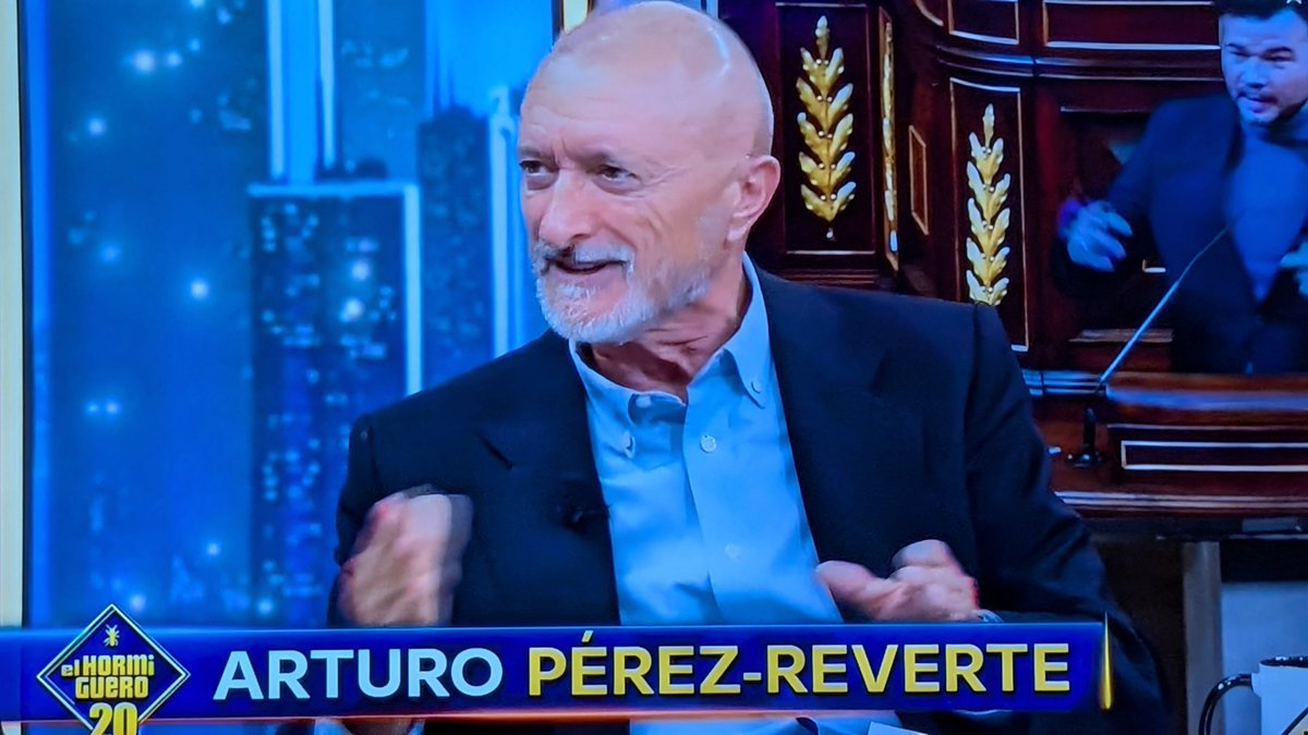 Ojalá escribiera un libro al mes para que leyéramos y para que viniera a presentarlo y le escuchasemos hablar de tantos temas <a href="/perezreverte/">Arturo Pérez-Reverte</a> #PerezReverteEH <a href="/antena3com/">Antena 3</a> <a href="/El_Hormiguero/">El Hormiguero</a>