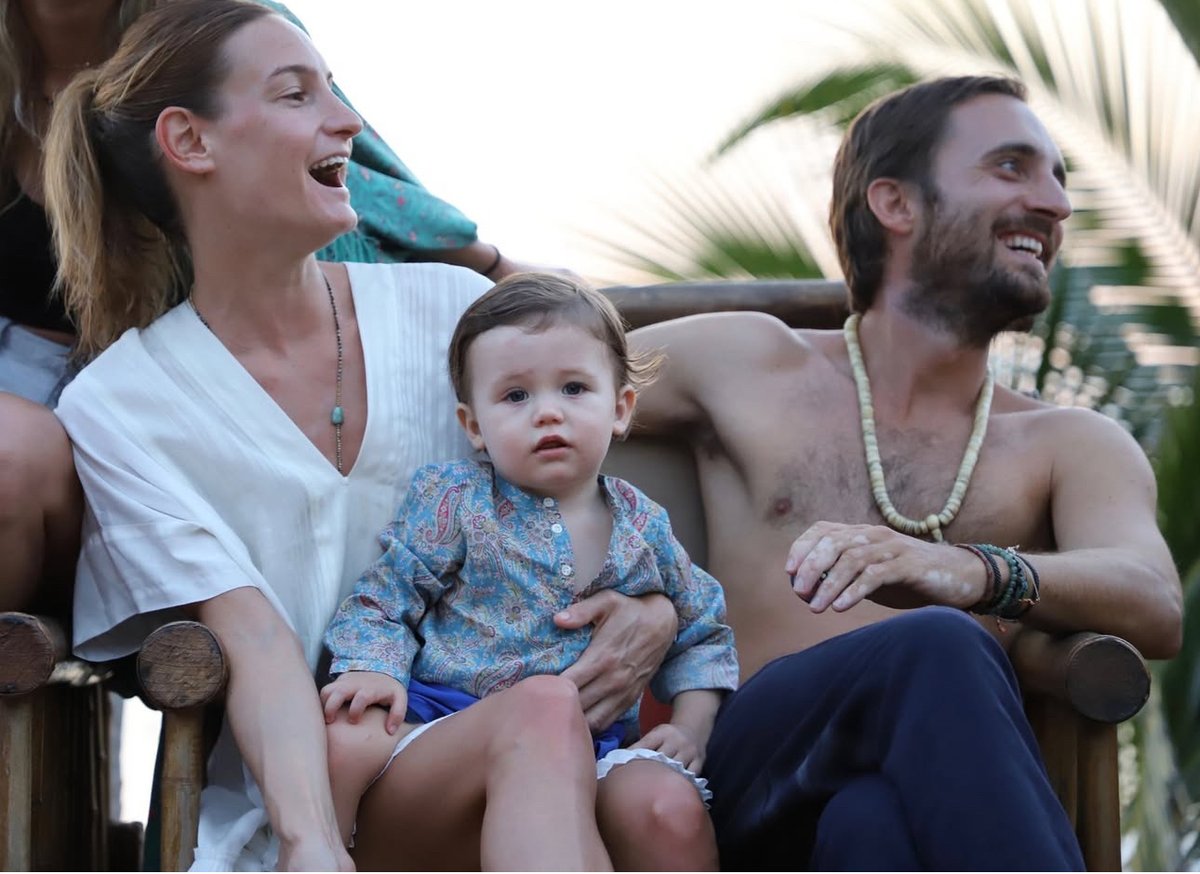 Not every Christmas comes with a view of the ocean. This year, a rare opening has just appeared at Villa Milagro. ✨
Secure this once-in-a-season opportunity before it’s gone.

📩 Inquiries: kytzia@villamilagromexico.com