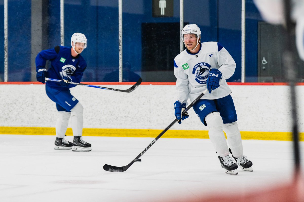 Canucks's tweet photo. Tell a friend to tell a friend…

THE BOYS ARE BACK IN TOWN❗️ https://t.co/rWN9k9sIv6