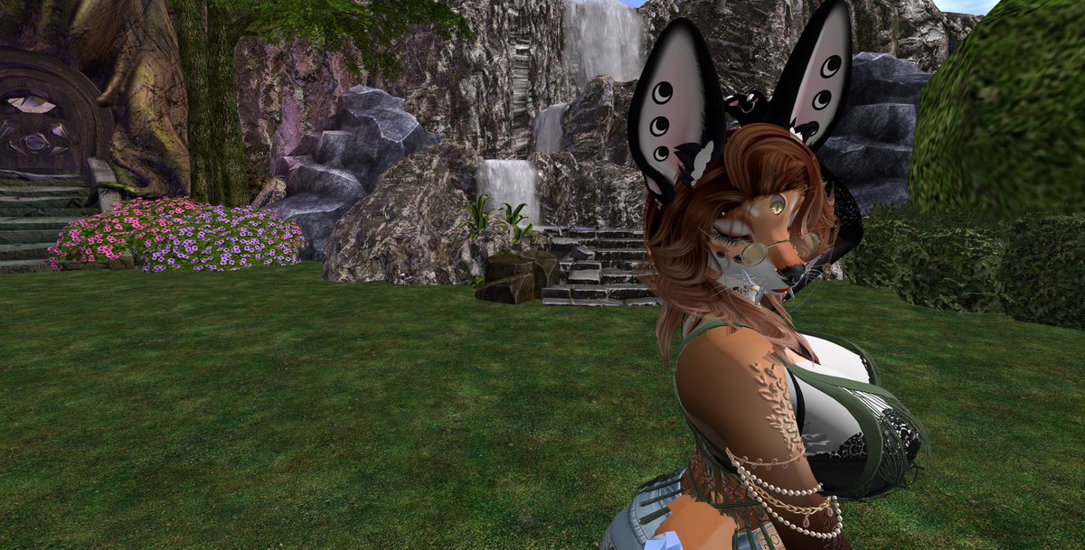 ῶHo'S ỉn ḑa hOuSE?
 щɧσ: ♪ⒹⒿ Miss Rose
 Hσşŧεşş: ღJєωєl Sησwραωsღ
 щɧεŋ: 2PM - 4PM SLT
 щɧεŗε: Tune! Music Lounge &amp; Furry Hangout!
 щɧąŧ: Who's Bad Mix
maps.secondlife.com/secondlife/Bli…