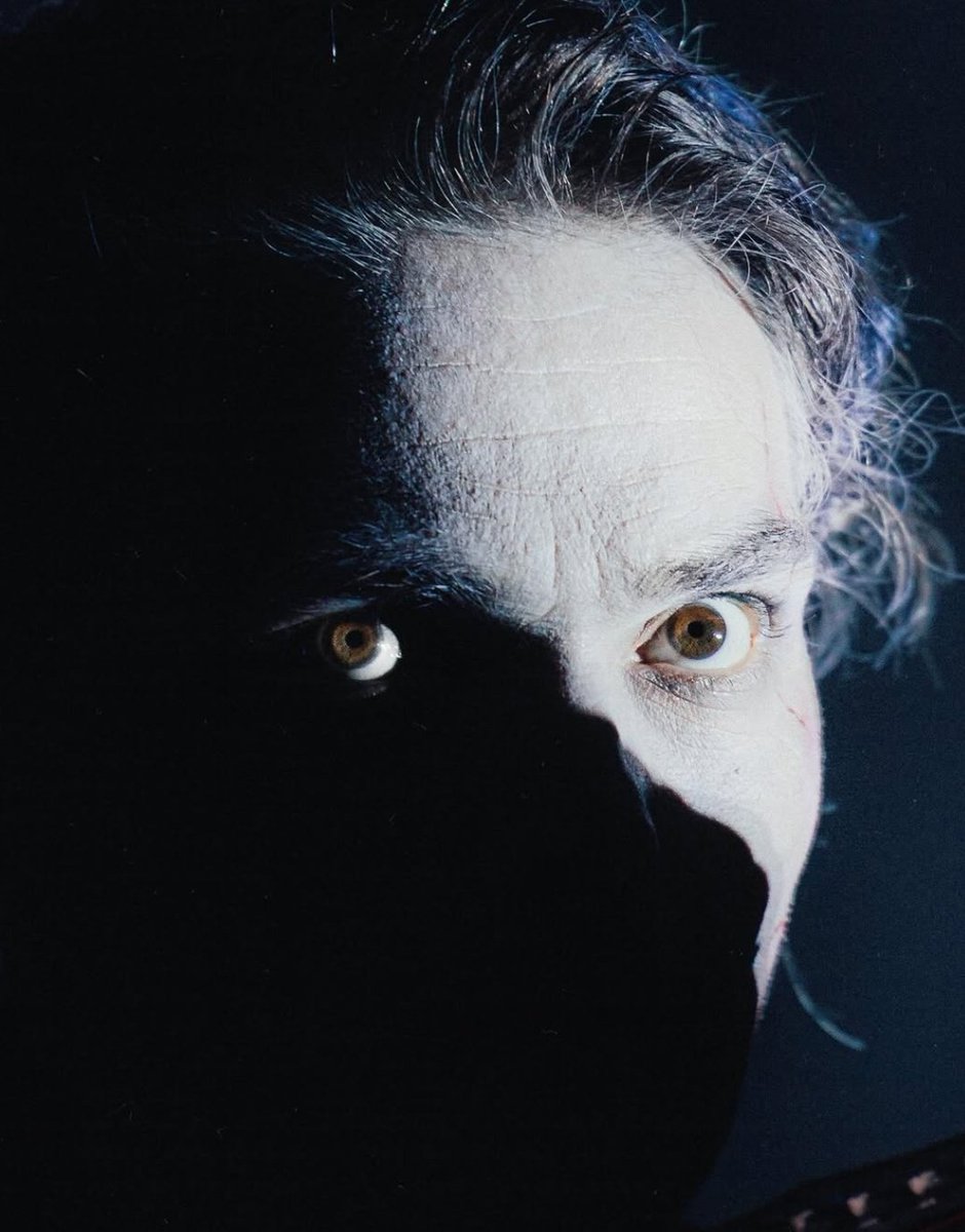 justwayalex's tweet image. Gerard Way                  The Phantom of the Opera
By @Christianx14      By Gaston Leroux