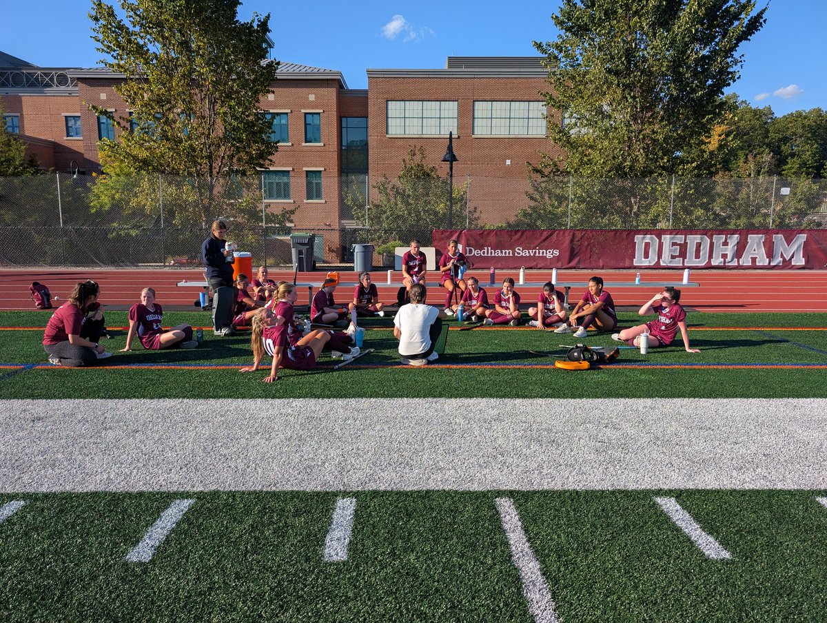 Field Hockey 
Hopkinton 3
Dedham 0
Halftime 

<a href="/HillerAthletics/">Hopkinton Athletics</a>