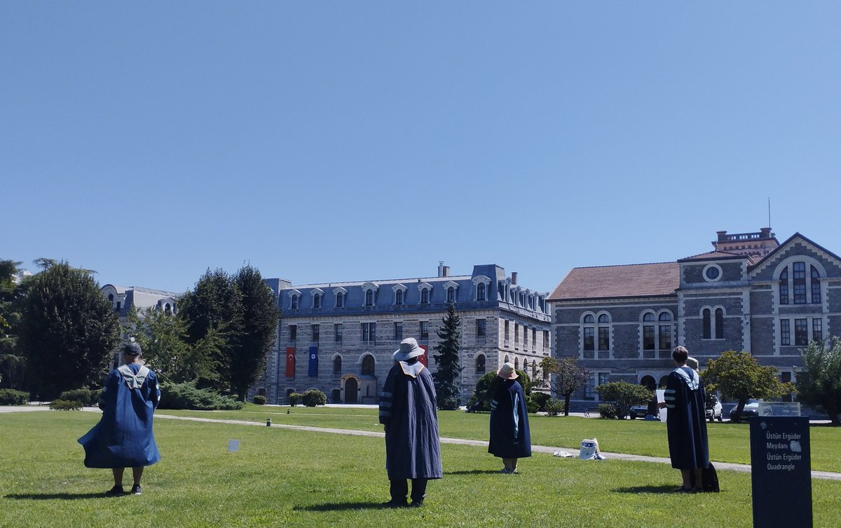 3 Eylül 2025 Boğaziçi Üniversitesi Akademisyenleri Nöbeti no. 1144. Direnişin 5. yılı/1704. günü
<a href="/UniBogazici/">Boğaziçi Üni.</a> #KabulEtmiyoruzVazgeçmiyoruz September 3, 2025 Bogazici University Faculty Vigil #1145/5th year/1704th day of the resistance @unibogazici_en #WeDoNotAcceptWeDoNotGiveUp