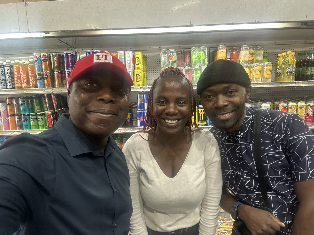 chibesakundam's tweet image. Meet these two awesome people in Longacres Lusaka who love the @FinInsightZam show on Millennium TV #get2know