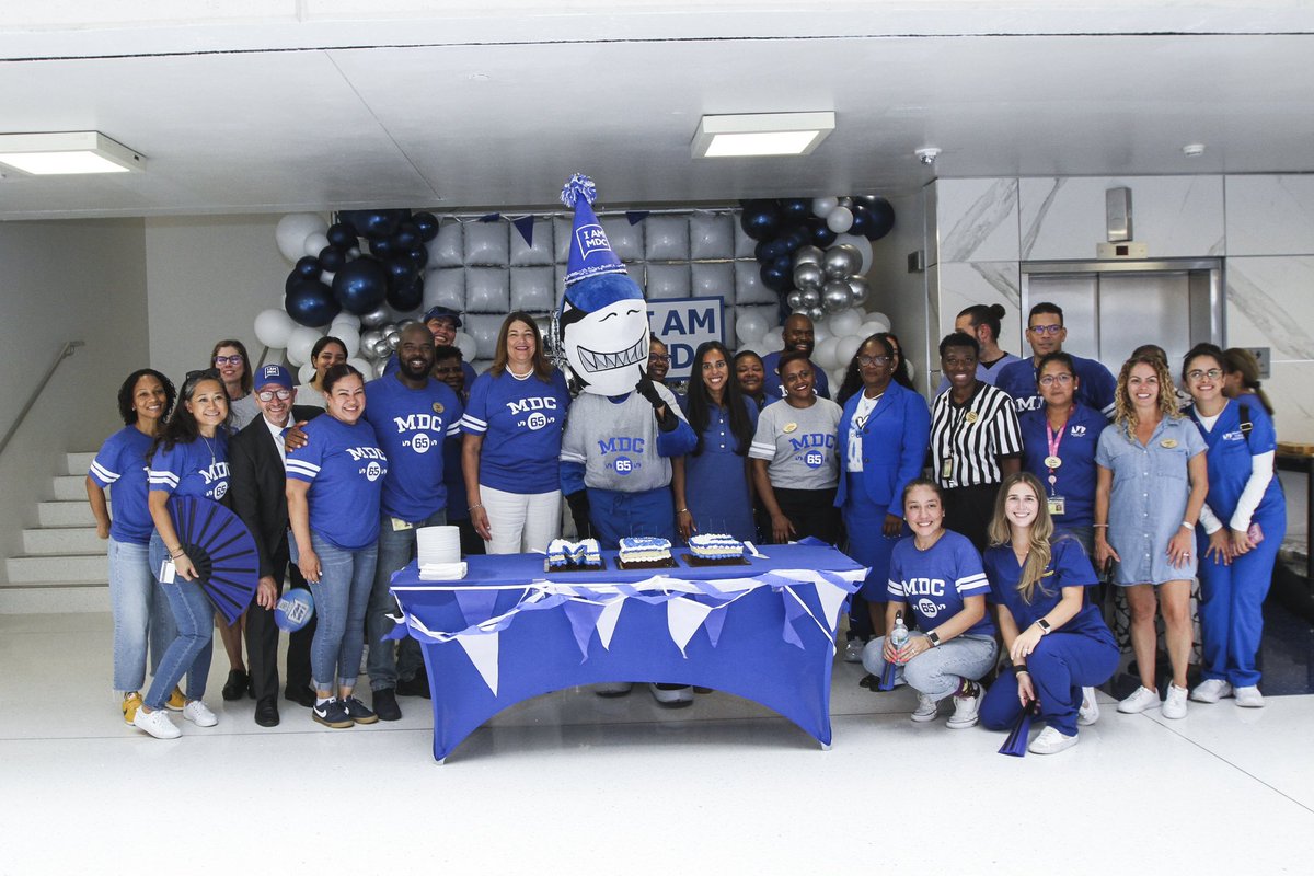 mdcpresident's tweet photo. Our #IAMMDC Day celebrations continued at Padrón, Medical & Wolfson campuses! 💙 We celebrated a $600K gift from @SantanderBankUS to support student scholarships. We welcomed back MDC alum Michael Lozoff from one of our first graduating classes, an inspiring moment for all. Give today to continue fueling student success: https://t.co/BMxL8GuoFG
