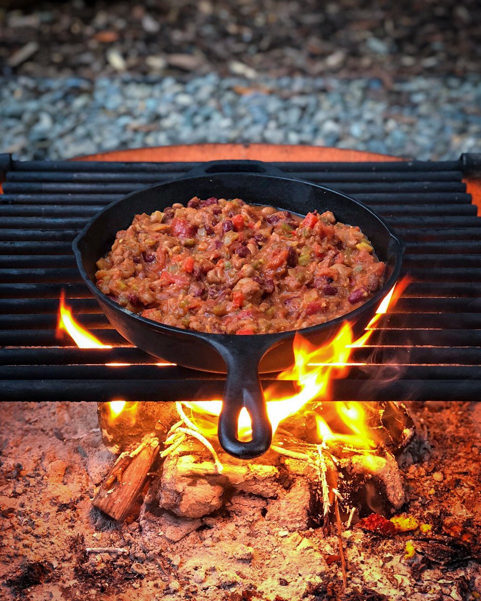 get_realcooking's tweet photo. Cast iron pans + camping = hearty chili, campfire cornbread, and flavor that sticks with the memories (not the pan). 🔥🌶️🏕️
 https://t.co/v8ipDlWjzU

#GetRealCooking #CastIronCooking #CampingEssentials #OutdoorCooking #FiresideFlavors #CampfireChili #DurableCookware https://t.co/qX5GpRjd5U