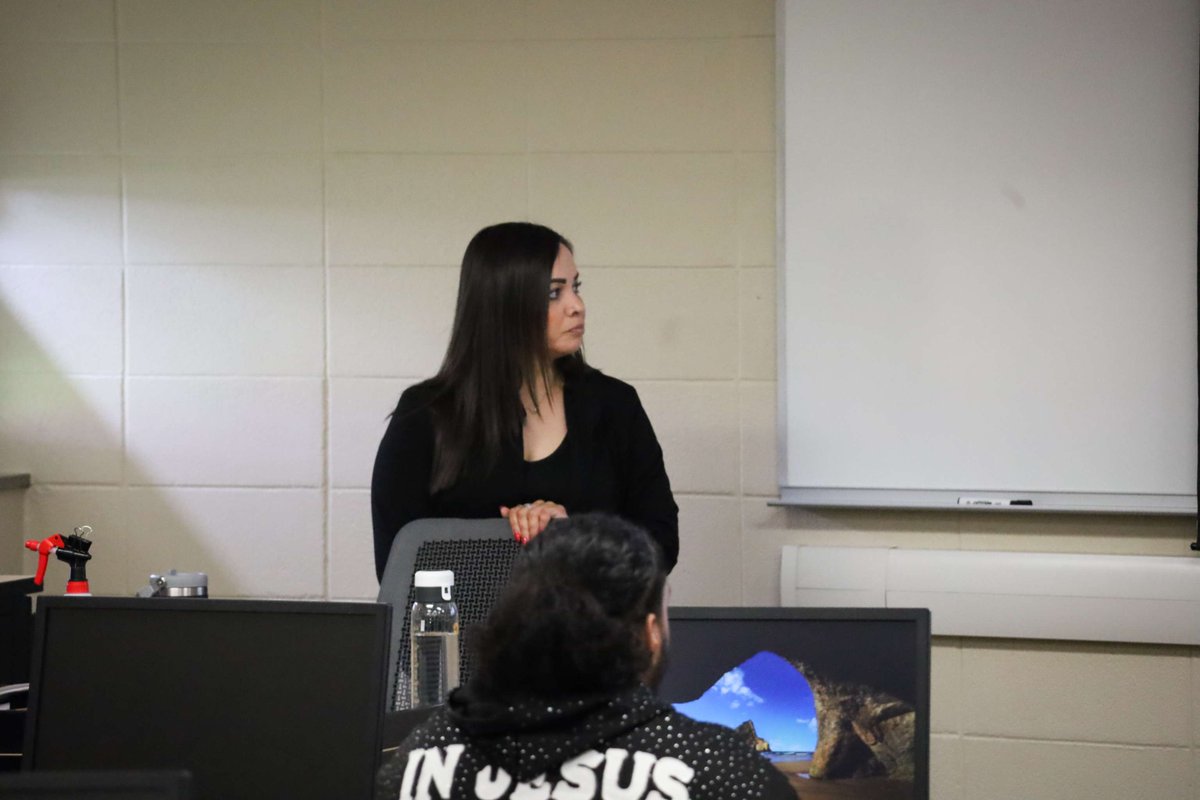 GCCCBroncbuster's tweet image. 📌 Thanks to Jill &amp;amp; Alejandra from Financial Aid for visiting Dr. Ortega’s class! They shared key info on FAFSA, scholarships, census date &amp;amp; staying enrolled in all planned courses. #FinanceClass #BusterSuccess