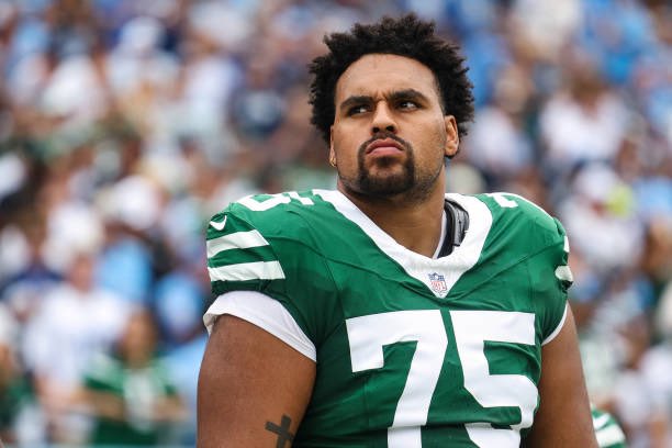 AdamSchefter's tweet image. Sources: Jets fear that guard Alijah Vera-Tucker suffered a season-ending torn tricep. He is getting a second opinion to confirm the injury and see if surgery is necessary.
