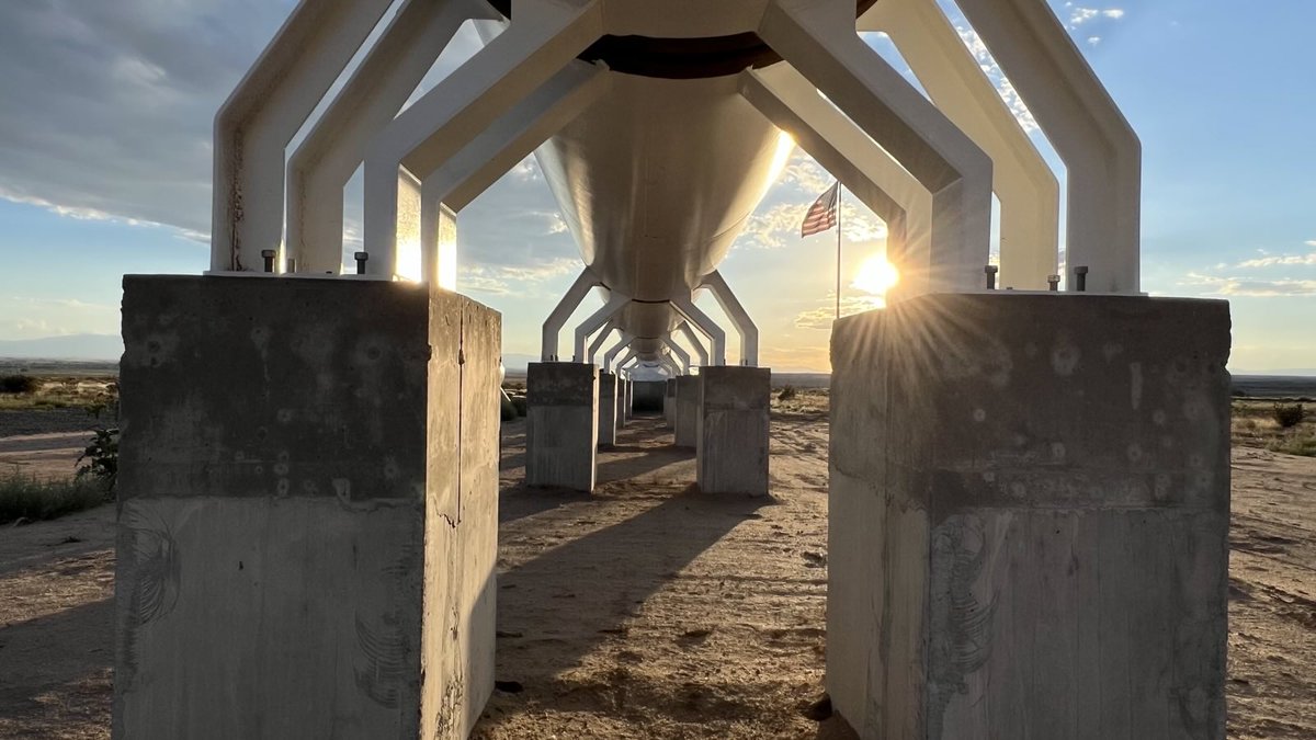 swisspod's tweet image. Built in America 🇺🇸. Built for the world 🌎
The future is Flying at Ground Level.
#Hyperloop #TeamSwisspod